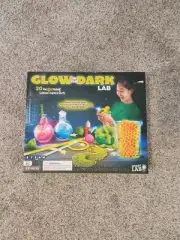SmartLab Toys Glow-In-The-Dark Lab