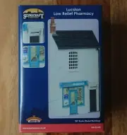 SceneCraft by Bachmann 44-0140 OO Gauge Low Relief Lucston Pharmacy Building NEW