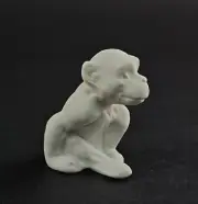 9924209 Porcelain Figurine Small Monkey White Wagner&Apel 4, 5x3x4cm