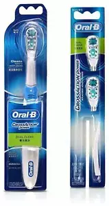 Oral B Cross Action Battery Powered Toothbrush +Oral-B 2 Replacement Heads Combo