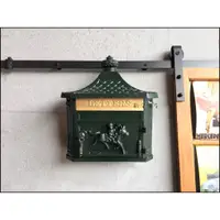 在飛比找蝦皮購物優惠-綠色/古銅色掛壁飾鐵製信箱POST郵筒 美式鄉村工業風造型掛