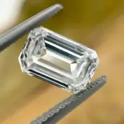 A Beautiful precious Emerald 2Ct Modern Cut Lab Grown Diamond VVS1 Certified
