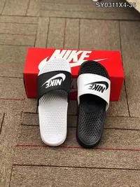 在飛比找Yahoo!奇摩拍賣優惠-NIKE BENASSI SWOOSH耐克 拖鞋生活百搭 夏