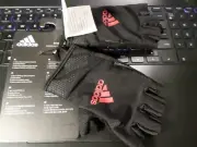 ADIDAS CLIMALITE ADJUSTABLE ESSENTIAL GLOVES SIZE M BLACK / RED NEW IN PACKAGE