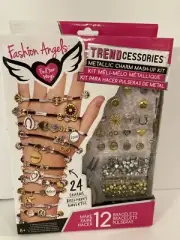 Fashion Angels Bracelet Kit Metallic Charm Mash-up Kit New Gift for 8-12 yr olds