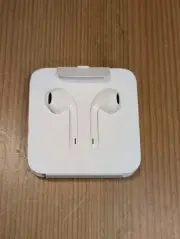 NEW OEM Apple EarPods Lightning Cable Headphones Wired Earbuds iPod iPhone iPad
