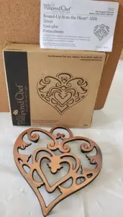 PAMPERED CHEF TRIVET HOT PLATE ROUND UP FROM THE HEART #2937 CAST IRON COPPER