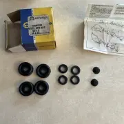 NOS MOPAR WHEEL CYLINDER PISTON KIT PART # 75061220 box dated 11-1970