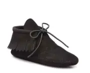Minnetonka Women's Classic Fringe Boot Black Suede 6.5