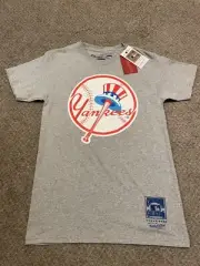 NWT! MITCHELL & NESS MLB NY YANKEES Men Size Small COOPERSTOWN T-SHIRT NICE