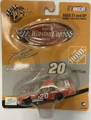 WINNER'S CIRCLE #20 TONY STEWART HOME DEPOT - WINSTON CUP CHAMPION 2002 - 1:64