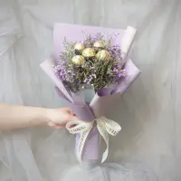 在飛比找momo購物網優惠-【KIRA與花花藝】ALWAYS金莎花束/五顆/粉紫(乾燥花