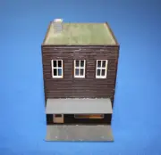 HO Scale Model Railroad Slot Car Train Scenery Rural Town Building Store Built