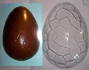 ONE GIANT EASTER EGG SHAPE WITH A CRACKED SHELL PATTERN CHOCOLATE MOULD