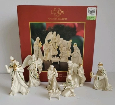 Lenox Holiday Holly Berry 7-Piece Mini Nativity Set 24K Accents
