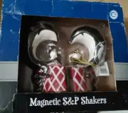Pepe le pew Salt And Pepper Shakers/ New In Box/magnetic