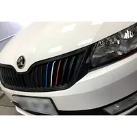 在飛比找蝦皮購物優惠-小馬汽車工坊_Skoda rapid _水箱罩藍白紅 三色貼