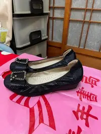 在飛比找Yahoo!奇摩拍賣優惠-「 二手鞋 」 itabella 女版休閒鞋 38號（藍）鐵