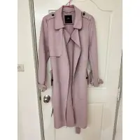 在飛比找蝦皮購物優惠-二手 Zara 粉色麂皮綁帶大衣 粉色大衣 XS