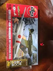 Airfix Curtiss P-40B Warhawk Mitsubishi A6M2B-21 Zero Dogfight Doubles . Sealed