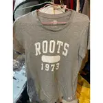 「時尚流行/經典品牌」ROOTS 1973 經典色/經典灰/灰色短T/短袖/S號上衣/T恤/T-SHIRT短袖