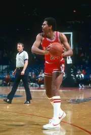 Reggie Theus of the Chicago Bulls 1981 Basketball Photo 8