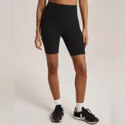 BEYOND YOGA Spacedye Keep Pace 7" Short Darkest Night $68 Size S