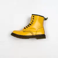 在飛比找Yahoo!奇摩拍賣優惠-Dr. Martens 1460 8孔 黃色 硬皮 短筒 經