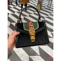 在飛比找蝦皮購物優惠-【歐洲outlet正品】GUCCI 古馳 迷你天鵝絨 單肩包