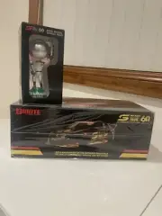 ✅ BIANTE HOLDEN COMMODORE VF 60th ANNIVERSARY OF BATHURST 1/18 & BOBBLE HEAD LE