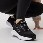 DIADORA 迪亞多那 慢跑鞋 避震跑鞋 女段 避震 透氣 超輕量 黑色 BREEZE RUNNER DA31758