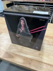 Dark Rey (Star Wars: The Rise of Skywalker) NYCC 2021 Exclusive Resin Mini Bust