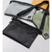 在飛比找蝦皮購物優惠-•E+E包包• 日本品牌原單 背帶可調側背小包包