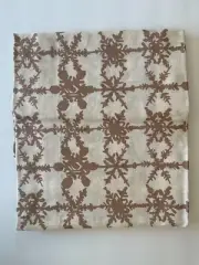 Crate & and Barrel SNOWFALL GOLD Snowflake TABLECLOTH- 60" x 90" -NWT- NEW
