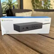 Brand NEW MICROSOFT SURFACE PRO 3, 4 DOCKING STATION MODEL 1661 WITH AC ADAPTER