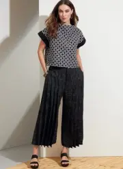 Vogue Misses' Loose-Fitting Top and Pleated Pants Sewing Pattern Kit, Code V1...