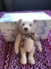 Steiff Teddy Beat Frizzle 28 Moh. Beige 021022. NIB.