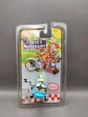 Luigi Super Mario Kart Super Nintendo SNES Keychain NEW Damaged Box