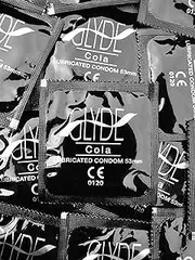 Glyde Black/Cola Condoms (24 Loose Packed)