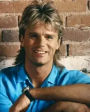 Richard Dean Anderson smiling studio portrait blue shirt MacGyver 8x10 photo