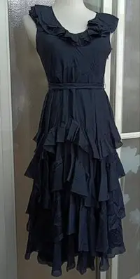 在飛比找Yahoo!奇摩拍賣優惠-設計師品牌 DKNY 二件式真絲洋裝