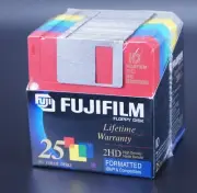 Fujifilm Floppy Disks 3.5" Color Disks 2HD IBM Formatted 1.44MB 25 Pack Sealed
