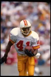 Special teams player Bobby Joe Edmonds Tampa Bay Buccaneers loo- 1995 Old Photo
