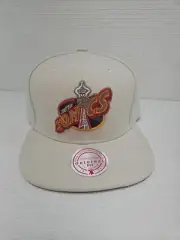 Mitchell & Ness NBA Seattle Supersonics Snapback Hat Camo Under Visor Cream OSFA