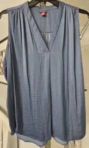 NWT Vince Camuto Women's Sleeveless Daybreak V Neck Top Size 1X in Dusty Blue