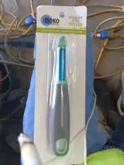 ISOKO Fruit, Vegetable and Potato Swivel Peeler with Built-In Potato Eyer