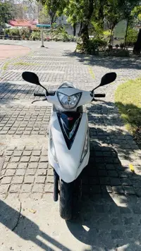 在飛比找露天拍賣優惠-光裼機車高雄百捷機車KYMCO gp125 全額貸可超貸 機