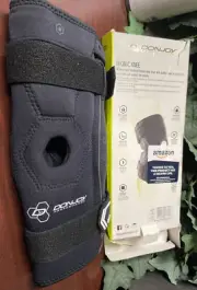 DONJOY BIONIC KNEE BRACE, BLACK, SMALL *DISTRESSED PKG*