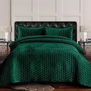 Tribeca Living Velvet King Quilt Set - Three-Piece Honeycomb Stitch Bedding, Super Soft 260GSM Velvet, Oversized Quilt and Two Sham Pillowcases, Emerald Green