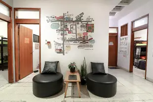 皮尼西背包客青年旅館Pinisi Backpacker Hostel